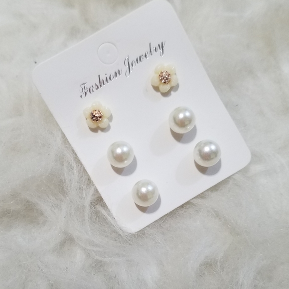 Adorable Earring Set - Picture 1 of 10